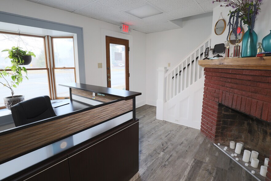 More Photos Of 322 Ballston Ave, Schenectady Office For Sale