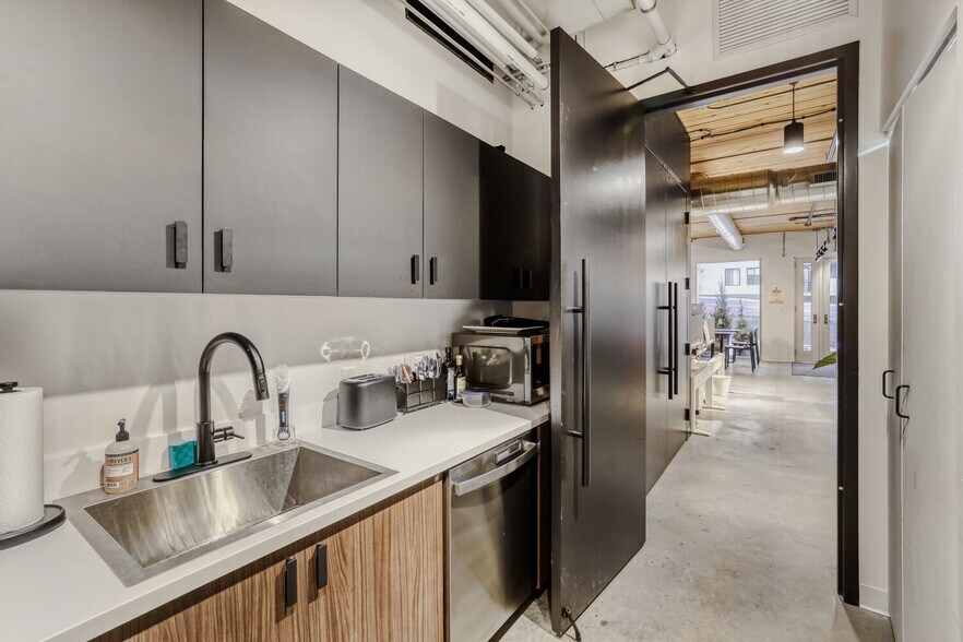 More Photos Of 4353 S Upton Ave, Minneapolis Office Residential For Lease