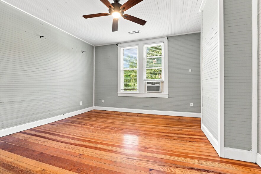 More Photos Of 339 W Main St, Easley Office For Sale