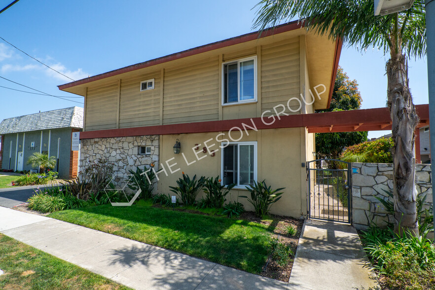 Primary Photo Of 383 W Wilson St, Costa Mesa Apartments For Sale