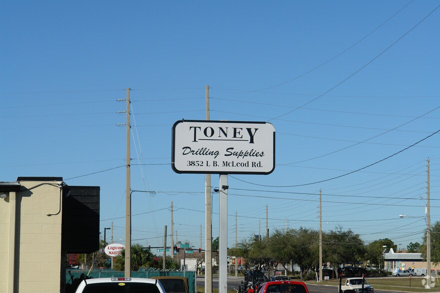 More Photos Of 3852 L B Mcleod Rd, Orlando Warehouse For Lease