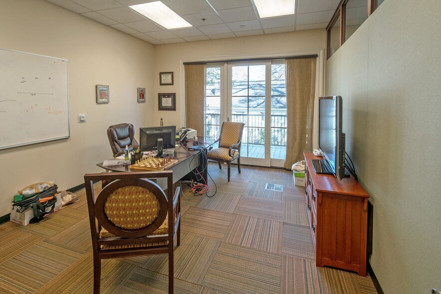 More Photos Of 1200 Jefferson Ave, Oxford Office For Lease