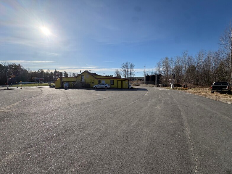 More Photos Of 2 Pigeon Hill Rd, Mechanic Falls Convenience Store For Sale