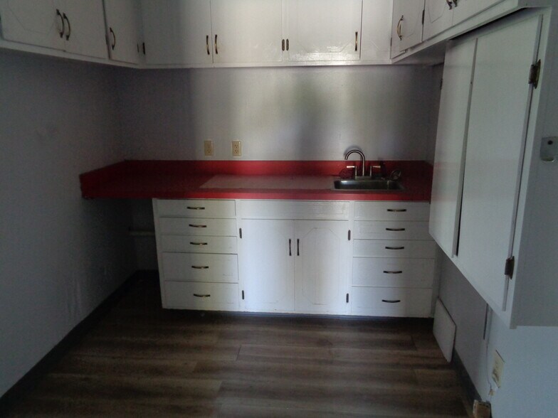 More Photos Of 3916 S Lynn Ct, Independence Medical For Lease