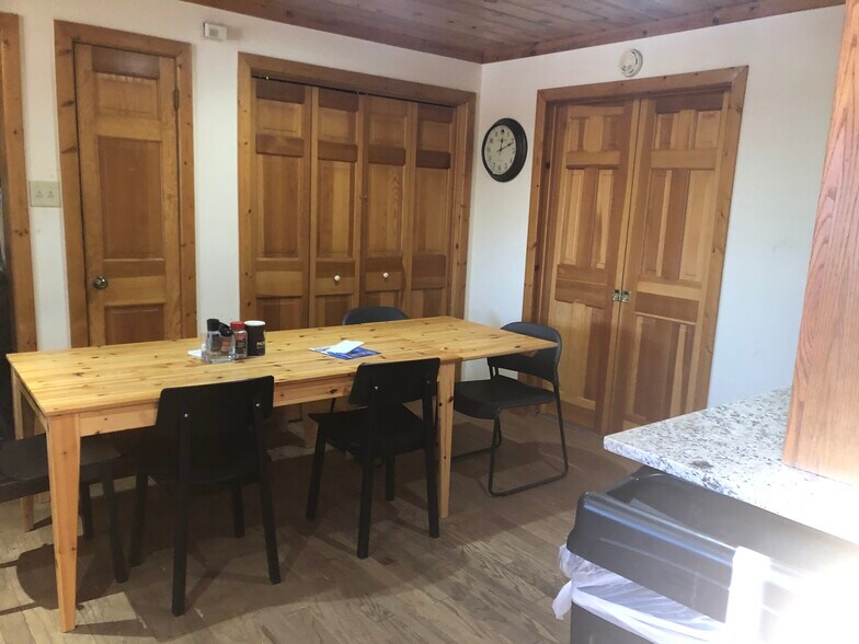 More Photos Of 4225 E Highway 290, Dripping Springs Office For Sale