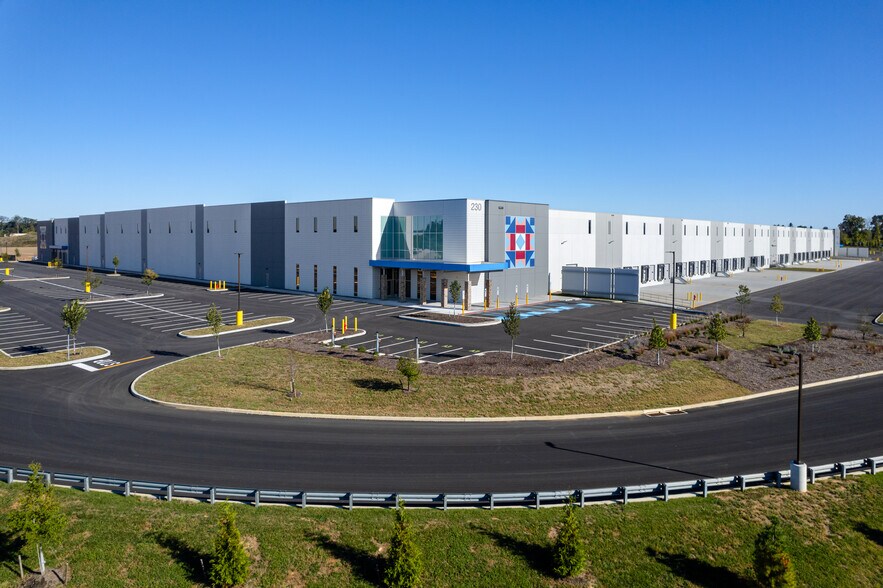 More Photos Of 1130 N Pottstown Pike, Exton Distribution For Lease