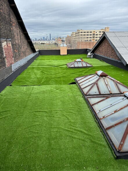 More Photos Of 3 Whale Sq, Brooklyn Warehouse For Lease