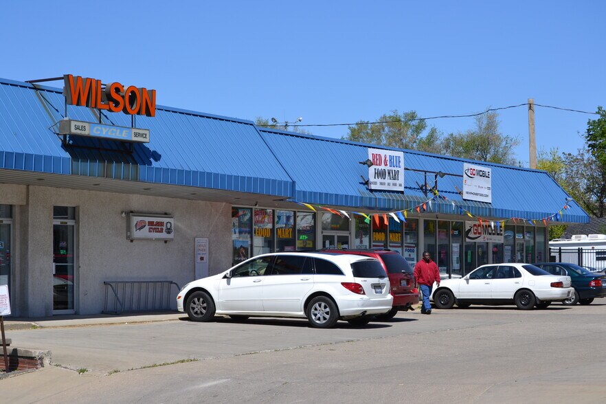 More Photos Of 1001 W Market St, Bloomington Self Storage For Sale