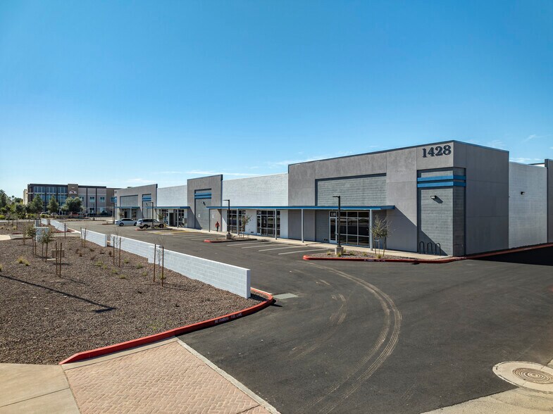 More Photos Of 1428 N Horne St, Gilbert Warehouse For Lease