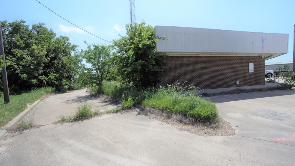 More Photos Of 12235 Camp Bowie Blvd W, Aledo Service Station For Sale