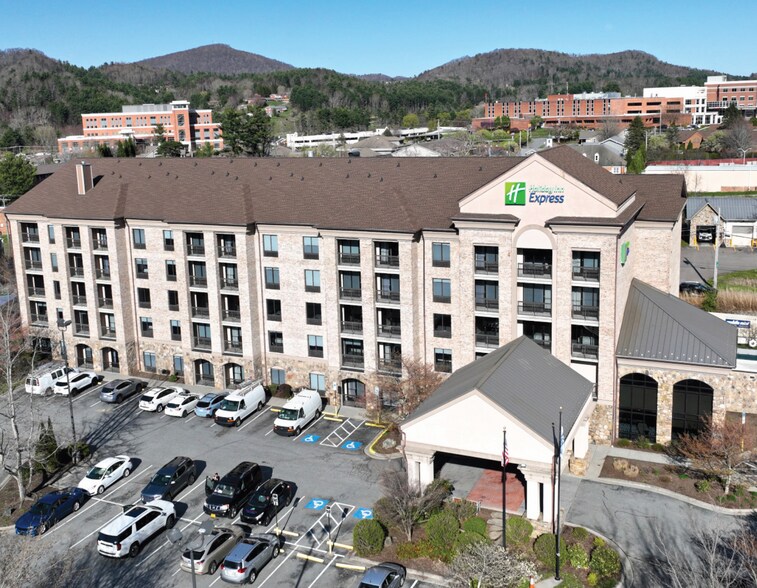 Primary Photo Of 1943 Blowing Rock Rd, Boone Hotel For Sale
