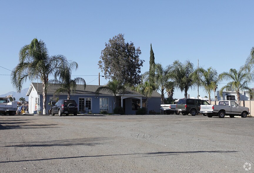 More Photos Of 695 W La Cadena, Riverside Contractor Storage Yard For Sale