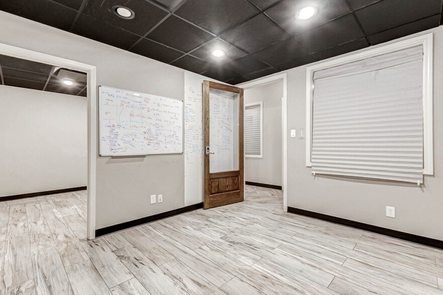 More Photos Of 1101 Alma St, Tomball Medical For Lease