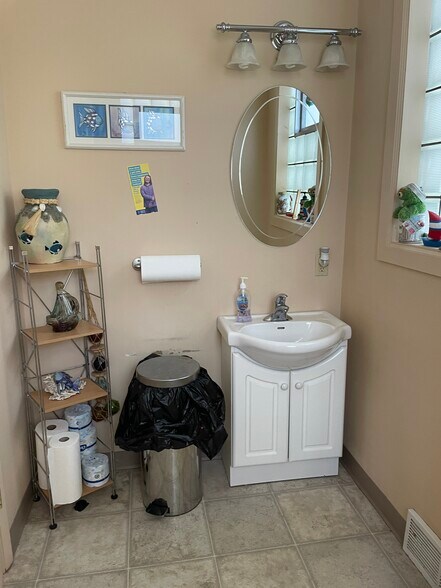 More Photos Of 621 Broadway, Chesterton Medical For Sale
