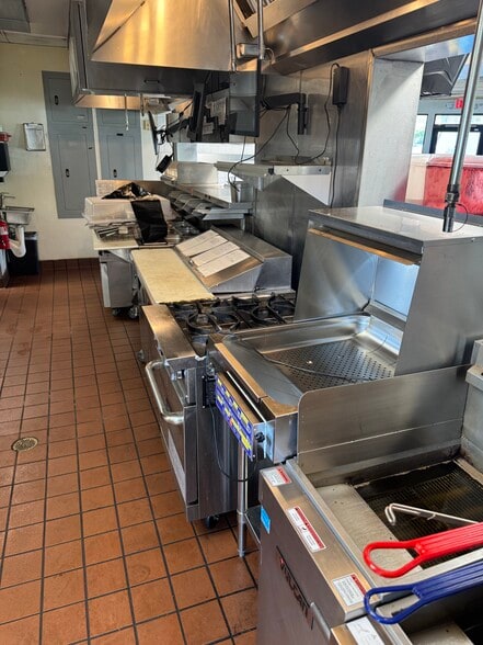 More Photos Of 6247 Day St, Riverside Fast Food For Lease