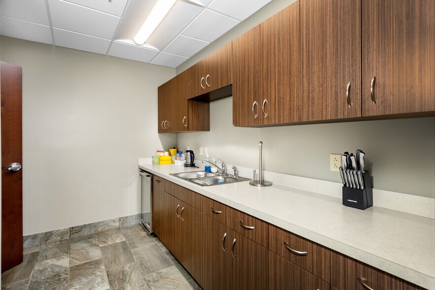 More Photos Of 3020 Orchard Park Rd, Buffalo Office For Sale