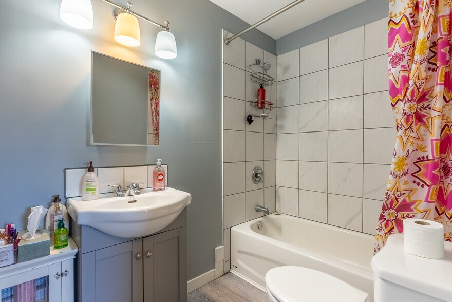 More Photos Of 1801 Chapman St, Merritt Apartments For Sale