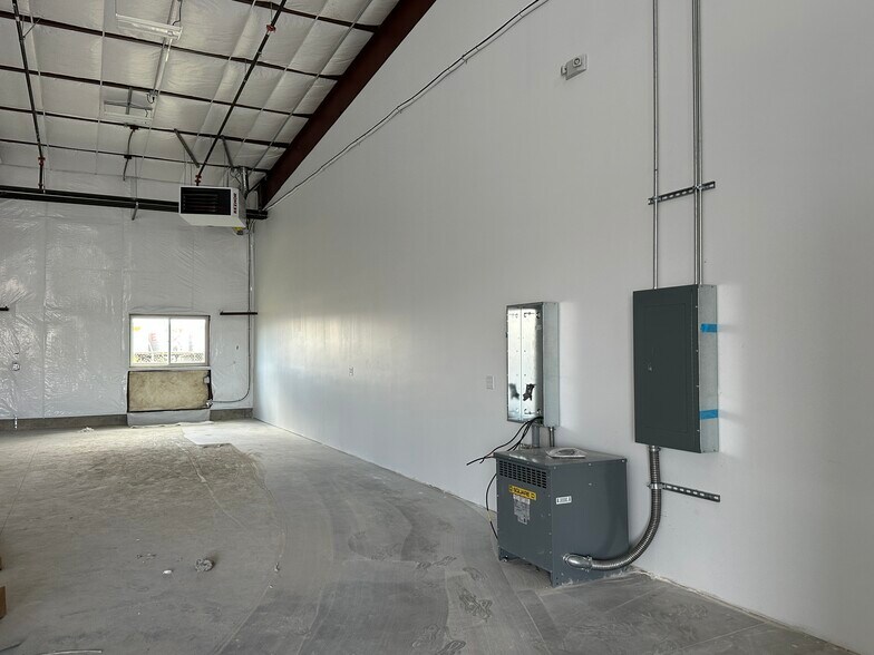 More Photos Of 3015 W Directors Row, Salt Lake City Light Distribution For Lease