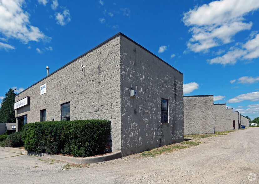 More Photos Of 291 Woodlawn Rd, Guelph Flex For Lease