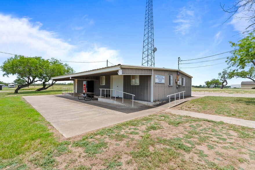 More Photos Of 3117 Highway 281, George West Specialty For Sale