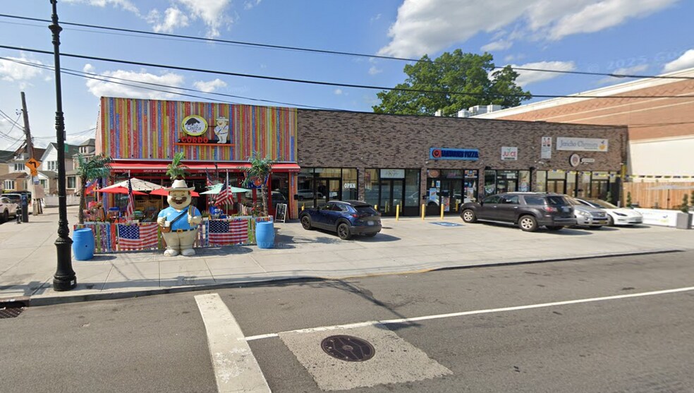 Primary Photo Of 247-25 Jericho Tpke, Bellerose Auto Dealership For Lease
