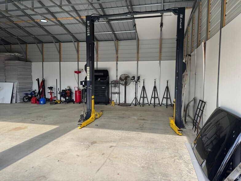 More Photos Of 8128 Midway Dr, Russells Point Auto Repair For Sale