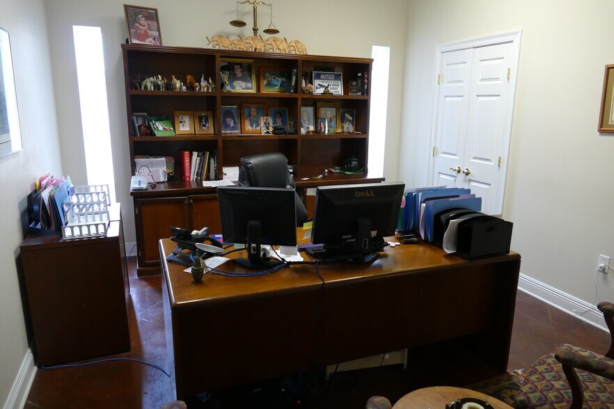 More Photos Of 11220 N Harrells Ferry Rd, Baton Rouge Office For Lease