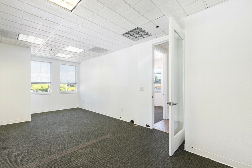 More Photos Of 7300 Healdsburg Ave, Sebastopol Office For Lease