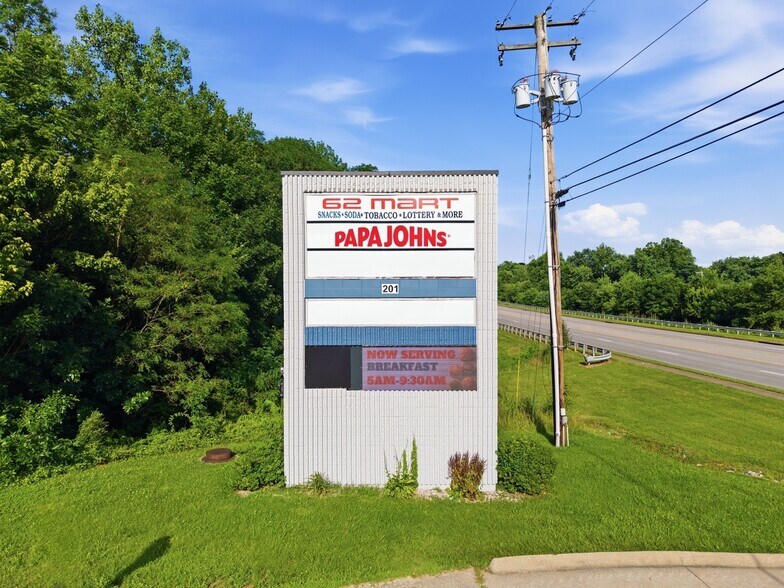 More Photos Of 201 Corporate Dr, Elizabethtown Freestanding For Lease