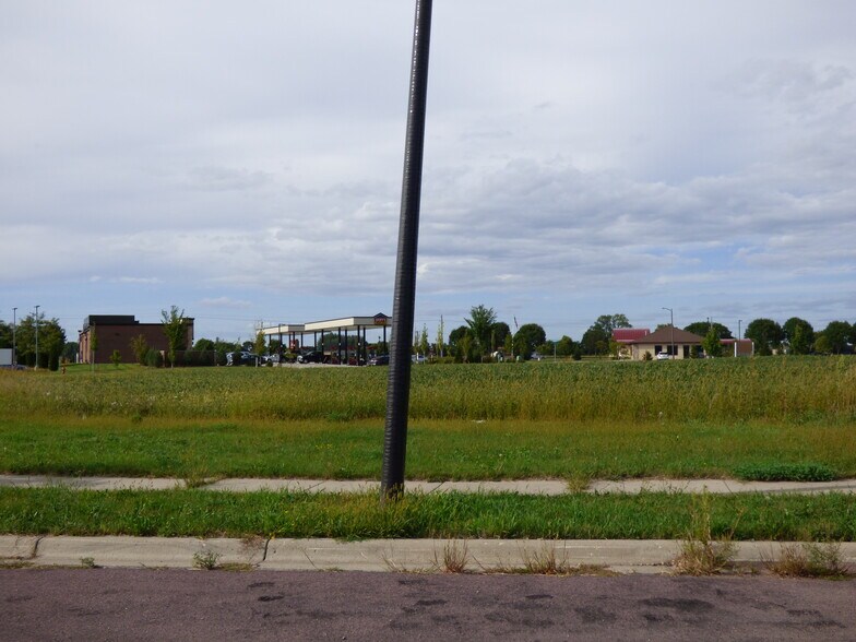 More Photos Of 100 Saint Andrews Dr, Mankato Land For Sale
