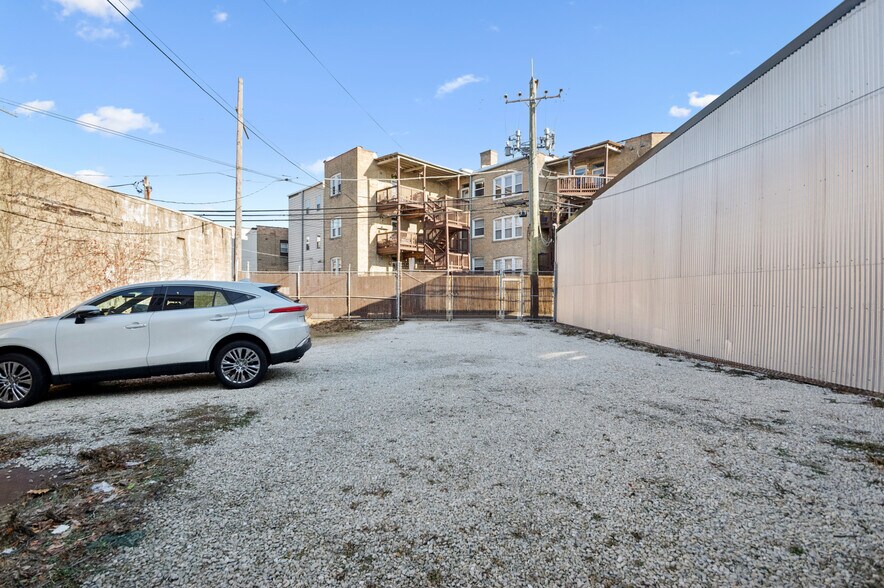 More Photos Of 4019-21 N Elston Ave, Chicago Storefront Retail Office For Lease