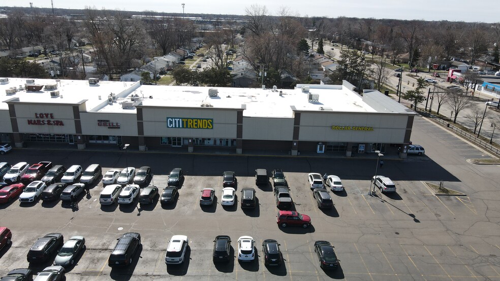 More Photos Of 22100-22150 Coolidge Hwy, Oak Park Storefront For Lease