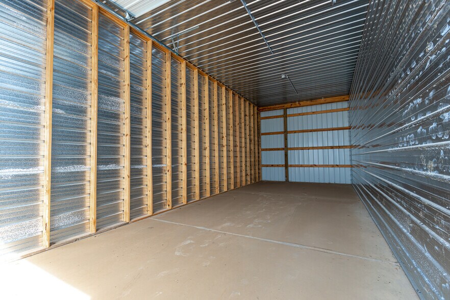 More Photos Of 665 David Ave, Danville Self Storage For Lease