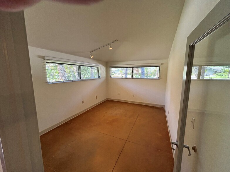 More Photos Of 10271 Deer Run Farms Rd, Fort Myers Office For Lease