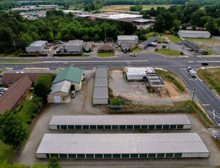 More Photos Of 2403 N William St, Goldsboro Self Storage For Sale