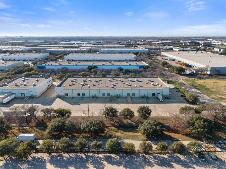 More Photos Of 13988 Diplomat Dr, Dallas Research And Development For Lease