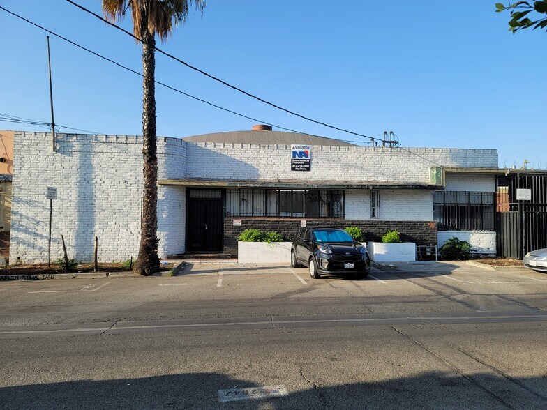 More Photos Of 2840 E 11th St, Los Angeles Warehouse For Lease