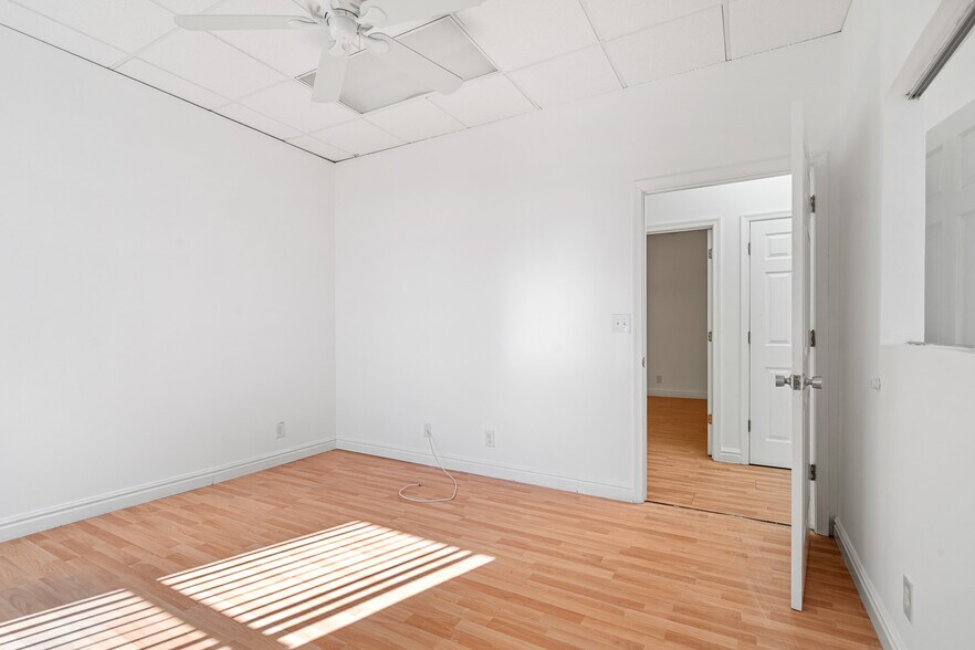 More Photos Of 3003 S Congress Ave, Lake Worth Medical For Sale