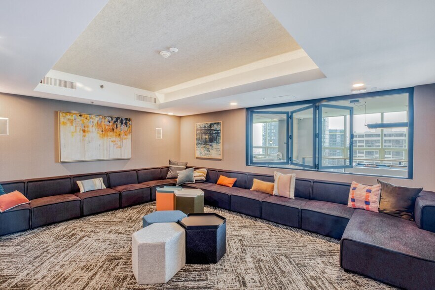 More Photos Of 2105 5th Ave, Seattle Apartments For Lease