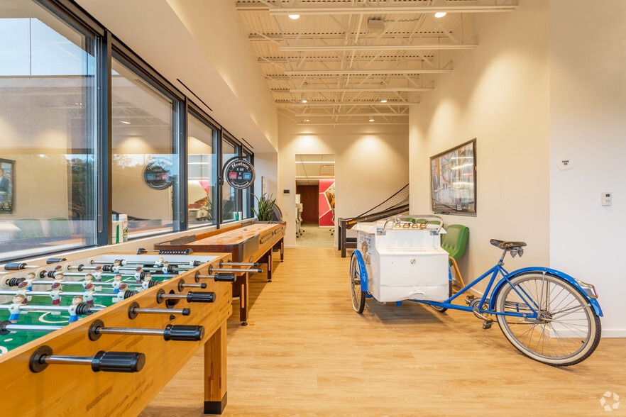 More Photos Of 3 Corporate Dr, Shelton Office For Lease