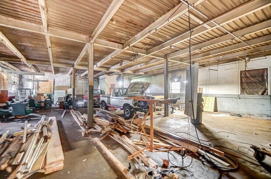 More Photos Of 38 McReynolds St, Dayton Warehouse For Sale