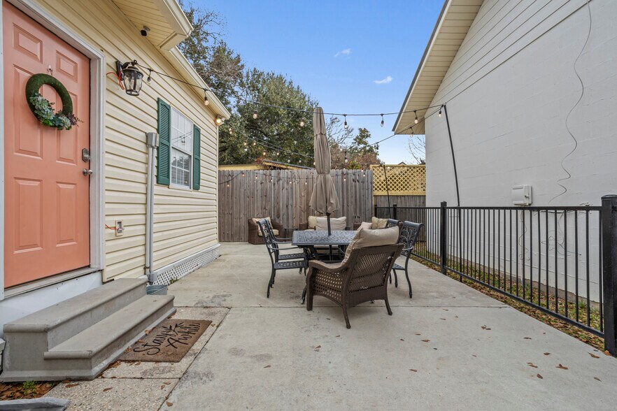 More Photos Of 1705 Government St, Ocean Springs Office For Sale