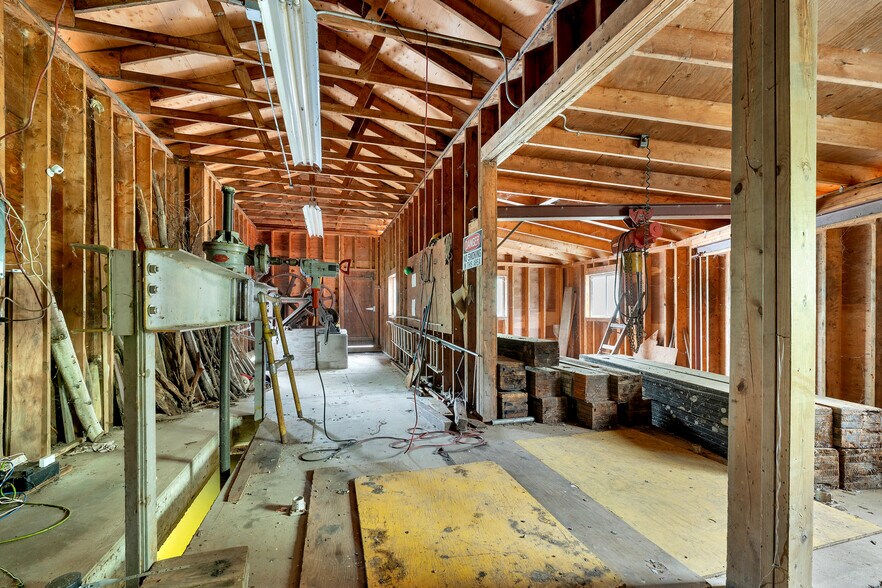 More Photos Of 22 Main St, Ashland Warehouse For Sale