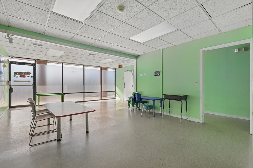 More Photos Of 772 Foxridge Center Dr, Orange Park Office For Sale