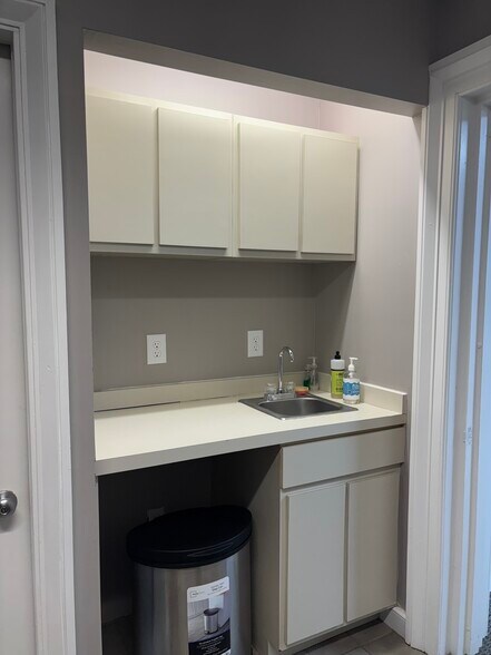 More Photos Of 11006 Reading Rd, Cincinnati Office For Lease