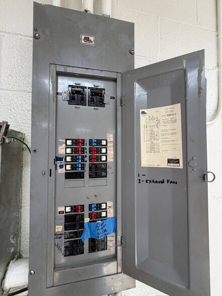 More Photos Of 7327 Edmund St, Philadelphia Light Manufacturing For Sale