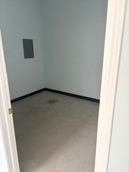 More Photos Of 7711 Porter Rd, Niagara Falls Medical For Lease