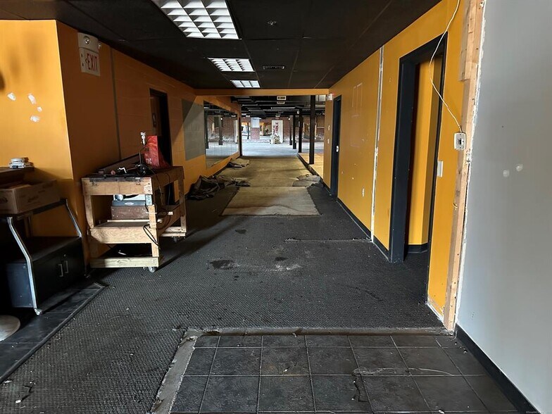 More Photos Of 444 Hartford Pike, Dayville Freestanding For Sale