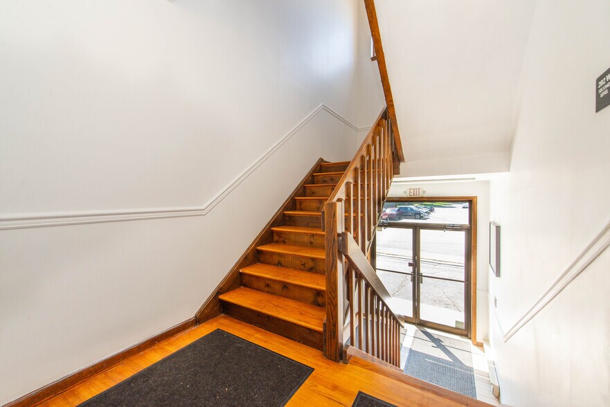 More Photos Of 16 Chestnut St, Emerson Medical For Sale