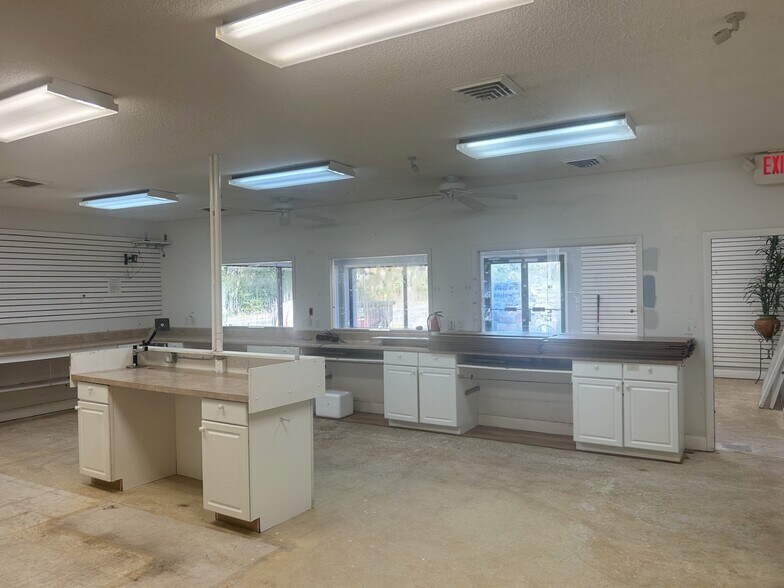 More Photos Of 815 S Moody Rd, Palatka Office For Lease